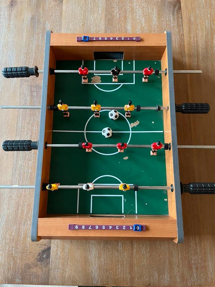 Kleine voetbaltafel spel, Kinderen en Baby's, Speelgoed | Voetbaltafels, Gebruikt, Ophalen