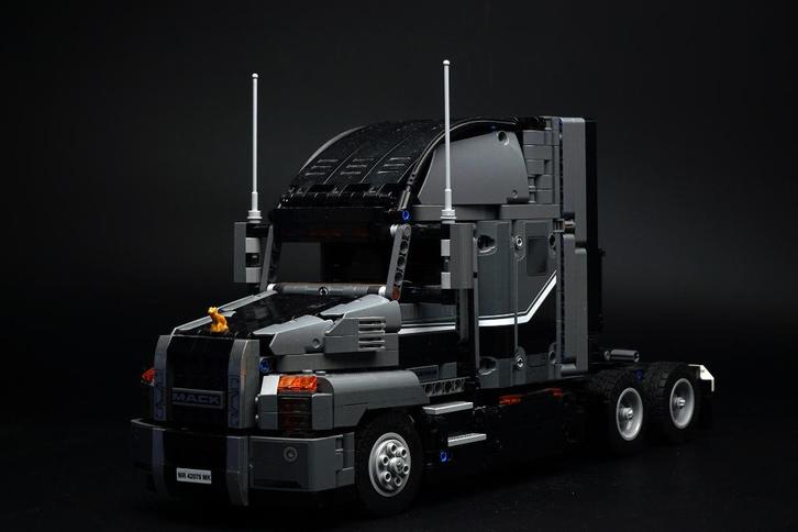 Lego 42078 Mack anthem truck met oplegger en container, Kinderen en Baby's, Speelgoed | Duplo en Lego, Gebruikt, Lego, Complete set