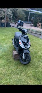 Zip 70cc 2t, Fietsen en Brommers, Scooters | Piaggio, Ophalen, Maximaal 45 km/u, Zo goed als nieuw, Benzine