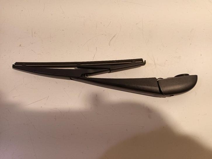 Ruitenwisserarm achterruit Suzuki Swift, Auto-onderdelen, Ruiten en Toebehoren, Suzuki, Gebruikt, Herkomst onderdeel bekend, 12 maanden garantie