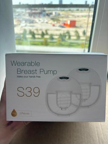 Combo: Wearable Breast Pump + Baby Travel Cot + Mattress beschikbaar voor biedingen