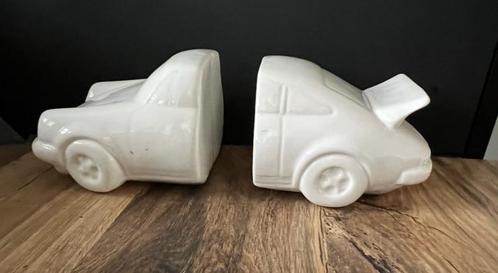 Boekensteunen in de vorm van een auto, Huis en Inrichting, Woonaccessoires | Wandplanken en Boekenplanken, Zo goed als nieuw, Ophalen of Verzenden