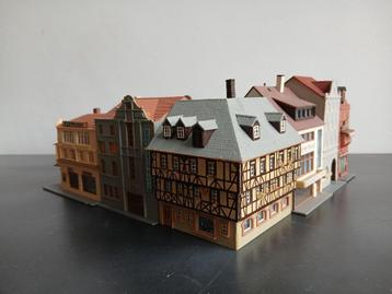 Blok (7) stadshuizen. N-spoor. beschikbaar voor biedingen