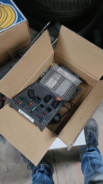 Zekeringekast en computer peugeot 206 1.4 liter beschikbaar voor biedingen
