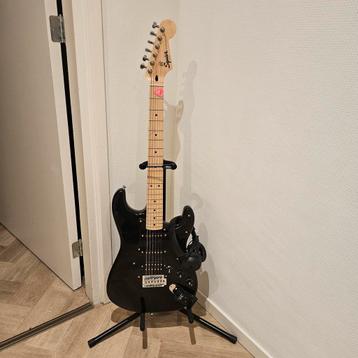 Squier Sonic Strat + Fender Mustang Pro + JBL Koptelefoon beschikbaar voor biedingen