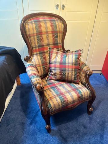 Fauteuiltje Voltaire antiek beschikbaar voor biedingen