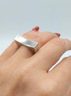 Zilveren designring, Look!, Amsterdam. 17,5 mm