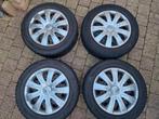 WINTER BANDEN met velg 195/60 P-15T. 4 stuks., Corolla, Particulier, Te koop, 56 €/maand