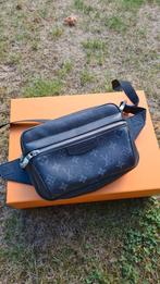 Louis Vuitton Bumbag, Heuptasje  Origineel, Sieraden, Tassen en Uiterlijk, Tassen | Schoudertassen, Ophalen of Verzenden, Zwart