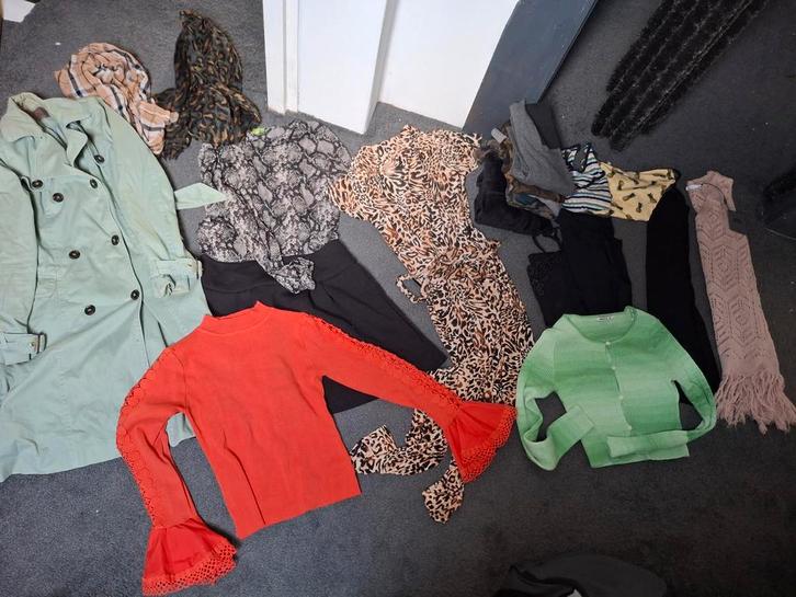 18 Kledingpakket maat M 38 dames kleding pakket partij set, Kleding | Dames, Dames-kledingpakketten, Zo goed als nieuw, Maat 38/40 (M)