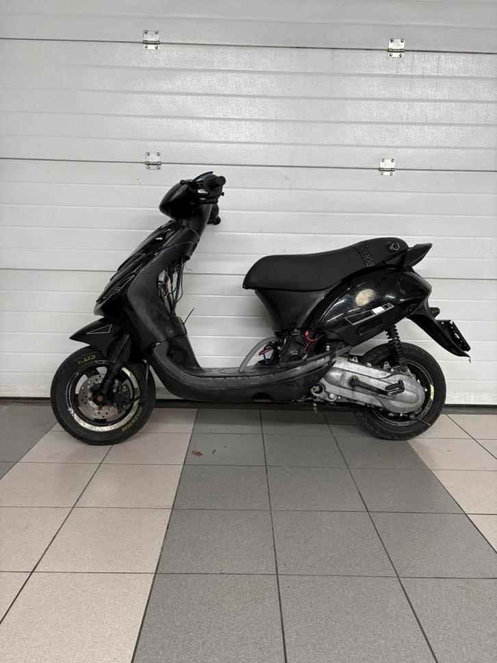 Piaggio zip lc 150cc geldig snorkenteken, Fietsen en Brommers, Snorfietsen en Snorscooters, Gebruikt, Piaggio, Tweetakt, Ophalen of Verzenden