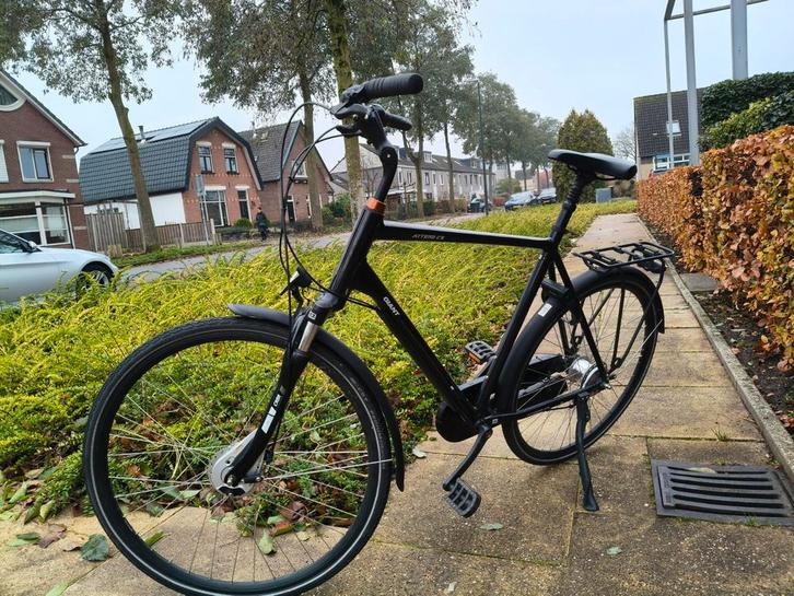 Giant Attend CS 1 GTS GB – Herenfiets – Zwart – Apeldoorn, Fietsen en Brommers, Fietsen | Heren | Herenfietsen, Zo goed als nieuw
