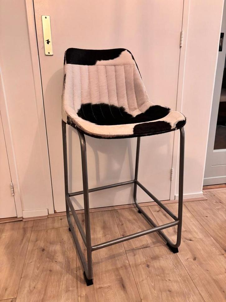 Leuke koeien barkruk, Huis en Inrichting, Barkrukken, Zo goed als nieuw, 60 tot 90 cm, 1 kruk, Ophalen