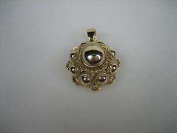 Antieke 14 karaat Zeeuwse Knoophanger uit ca.1885 beschikbaar voor biedingen