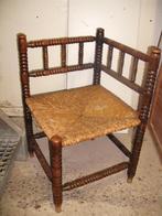 Vintage donkereiken kruk met rugleuning rieten zitting, Huis en Inrichting, Krukjes, Ophalen, Gebruikt, Hout