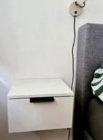2x zwevende nachtkastjes wit met zwarte handgreep, Ophalen, Minder dan 45 cm, Zo goed als nieuw, Minder dan 55 cm