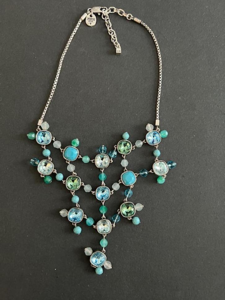 Dyrberg/Kern zilverkleurige trapezium ketting turquoise, Sieraden, Tassen en Uiterlijk, Kettingen, Gebruikt, Overige materialen