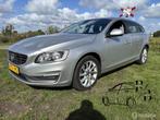 Volvo V60 2.0 D4 Momentum INRUILKOOPJE EXPORTPRIJS AIRCO NAV, Auto's, Volvo, Voorwielaandrijving, Euro 5, Stof, 4 cilinders