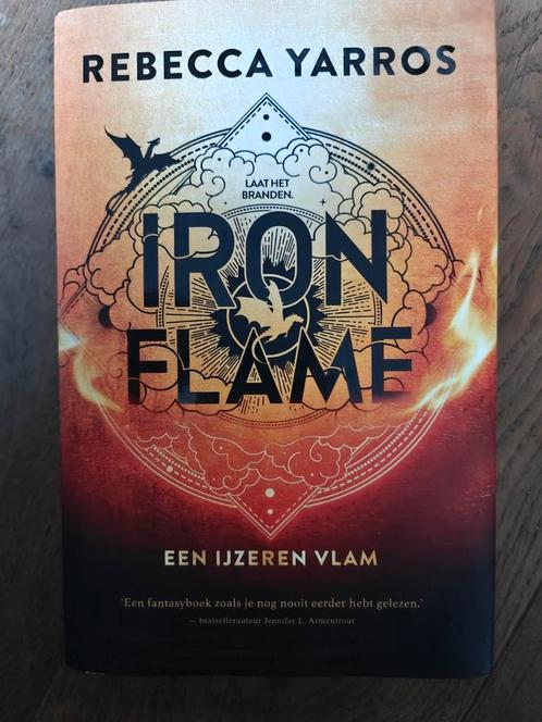 Rebecca Yarros - Een ijzeren vlam, Boeken, Fantasy, Zo goed als nieuw, Ophalen of Verzenden