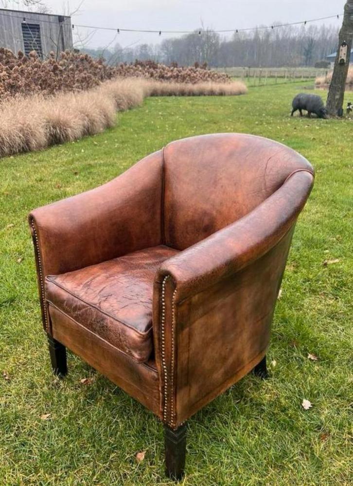Schapenleren Clubfauteuil - Brocante Stijl, Huis en Inrichting, Fauteuils, Gebruikt, Leer, 75 tot 100 cm, Ophalen