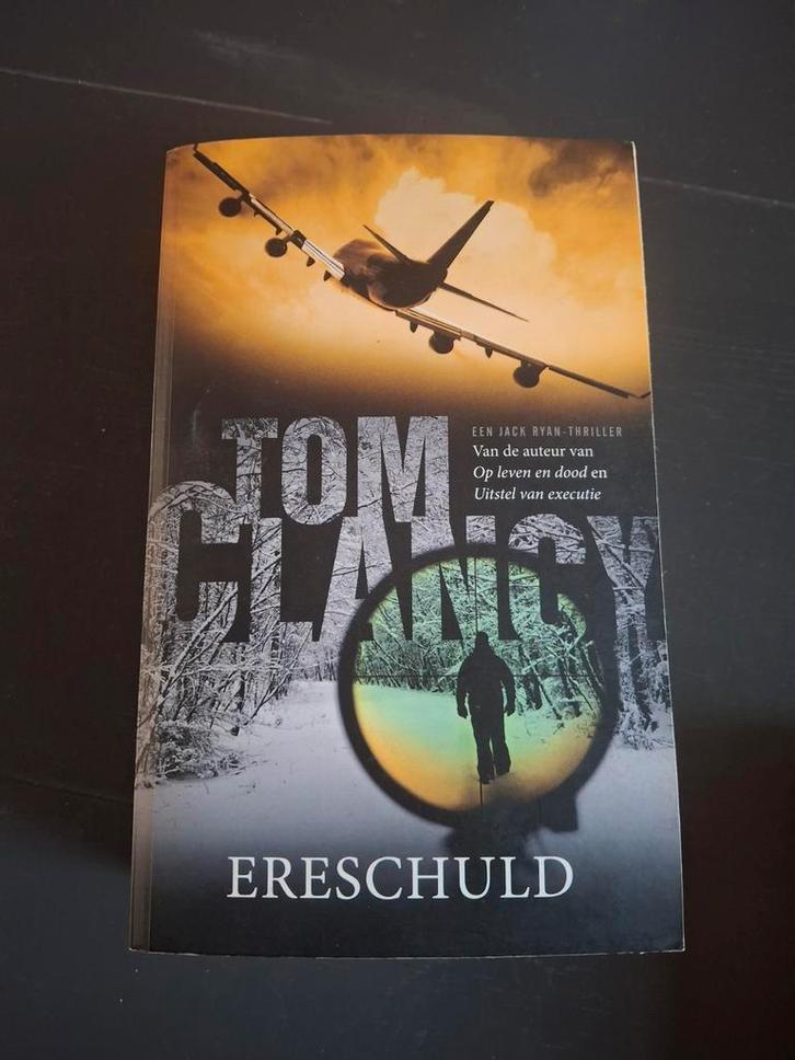 Tom Clancy - Ereschuld, Boeken, Thrillers, Gelezen, Nederland, Ophalen of Verzenden
