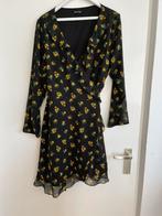 Zwarte bloemenwrap-jurk - Even&Odd Curvy, Overige kleuren, Ophalen of Verzenden, Zo goed als nieuw, Knielengte