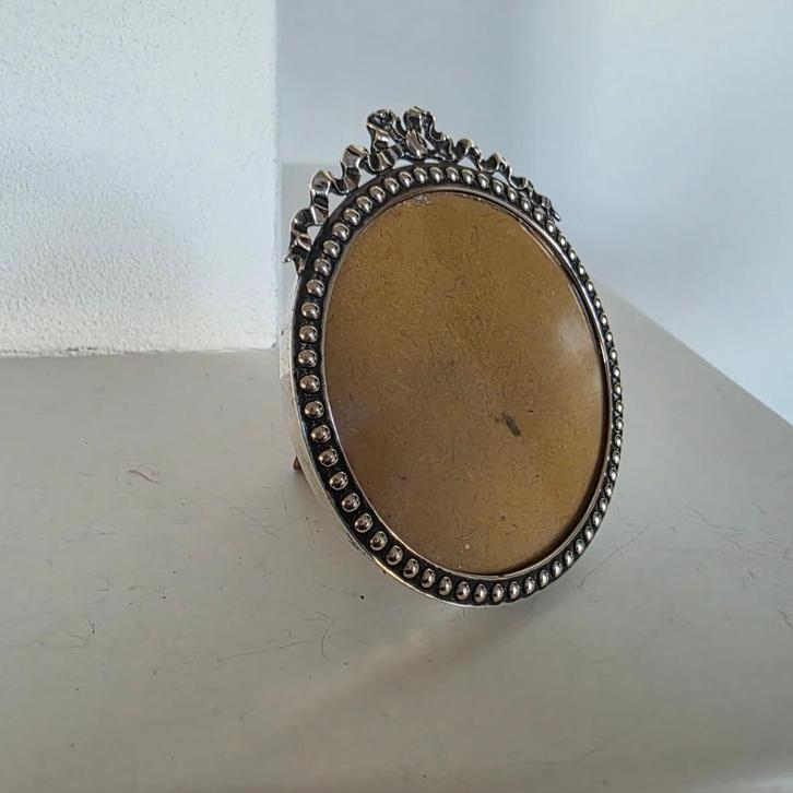 Antieke Ronde Zilveren Striklijst Fotolijst met Strik, Antiek en Kunst, Antiek | Goud en Zilver, Zilver, Ophalen of Verzenden