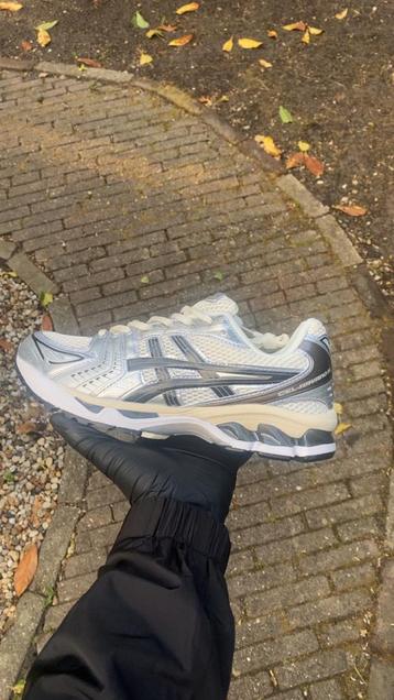 Asics gel kayano 14 - cream/black beschikbaar voor biedingen