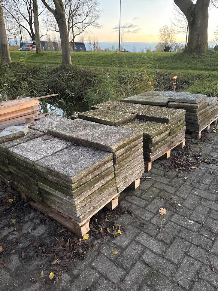 Gratis af te halen: 8 Pallets Tegels, Tuin en Terras, Tegels en Klinkers, Gebruikt, Terrastegels, Beton, 10 m² of meer, Ophalen