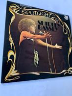 Shirley Bassey - Spotlight On Shirley Bassey ( 2 lp), Ophalen, 1960 tot 1980, Gebruikt, 12 inch