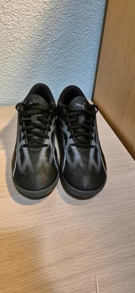 Puma Ultra Play Indoorschoenen maat 40 ZGAN/ Ideaal voor gym, Sport en Fitness, Voetbal, Zo goed als nieuw, Schoenen, Ophalen of Verzenden