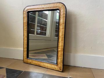 Mooi geel gehout spiegel louis philippe Frans antiek 48.5 cm beschikbaar voor biedingen
