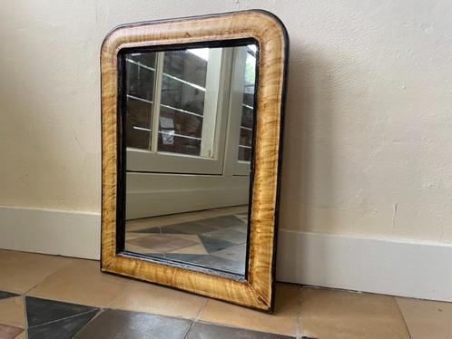 Mooi geel gehout spiegel louis philippe Frans antiek 48.5 cm, Antiek en Kunst, Antiek | Spiegels, Minder dan 50 cm, Minder dan 100 cm