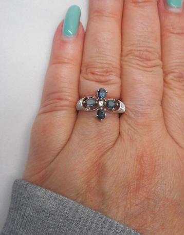 Prachtige zilveren ring met saffier maat 18.25 nr.339 beschikbaar voor biedingen
