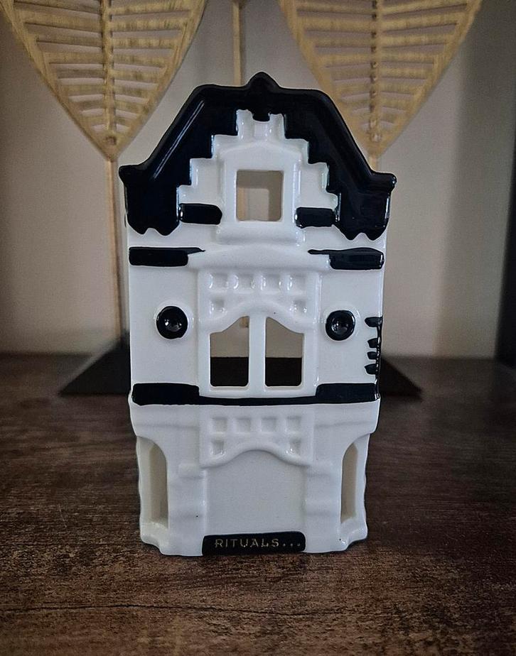 Rituals huisje waxinelichthouder, Huis en Inrichting, Woonaccessoires | Kandelaars en Kaarsen, Zo goed als nieuw, Minder dan 25 cm