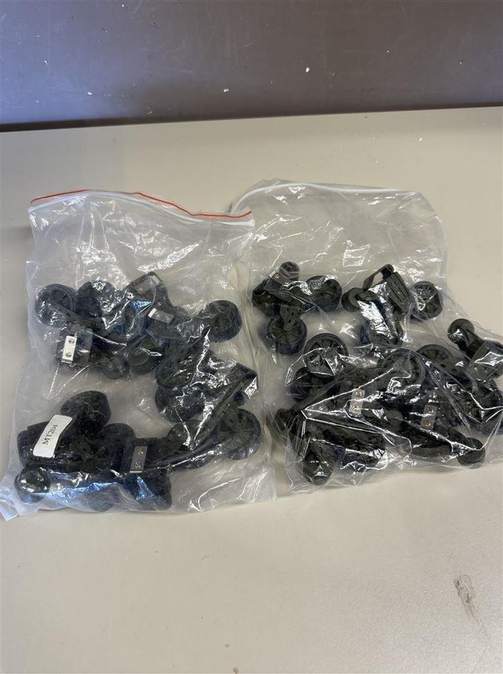 model wielen tank voor - MATO M4A1 Sherman Tank 1/16, Hobby en Vrije tijd, Modelauto's | Overige schalen, Zo goed als nieuw, Auto