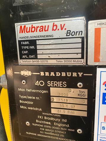 Te koop 2 x Bradburry hefbruggen beschikbaar voor biedingen