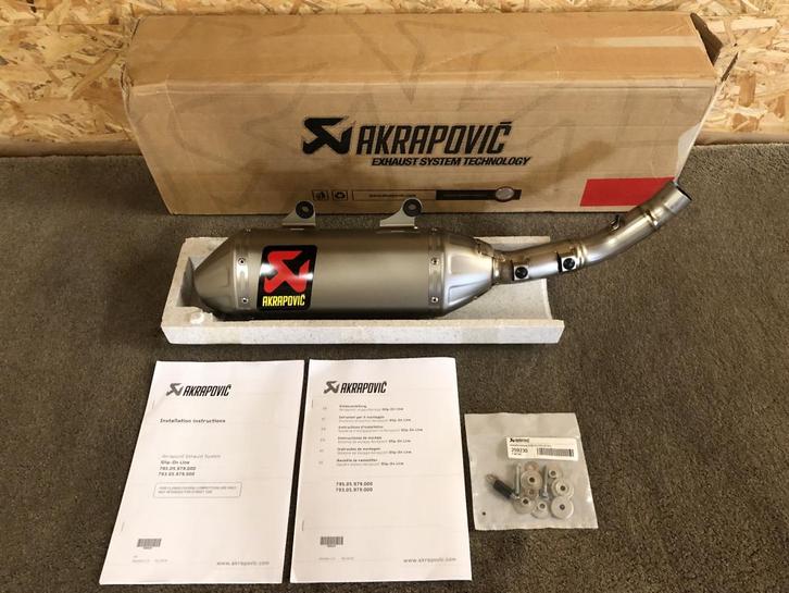 Akrapovic uitlaat KTM 250 450 SX-F XC-F SMR FC FS FX 19-22, Motoren, Onderdelen | Overige, Nieuw, Verzenden
