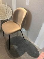 Gubi beetle stoel gestoffeerd beige showmodel, Huis en Inrichting, Ophalen of Verzenden, Zo goed als nieuw, Overige kleuren, Eén