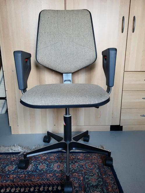 Beige Gispen Bureaustoel met Armleuningen, Huis en Inrichting, Bureaustoelen, Gebruikt, Bureaustoel, Beige, Ergonomisch, Ophalen