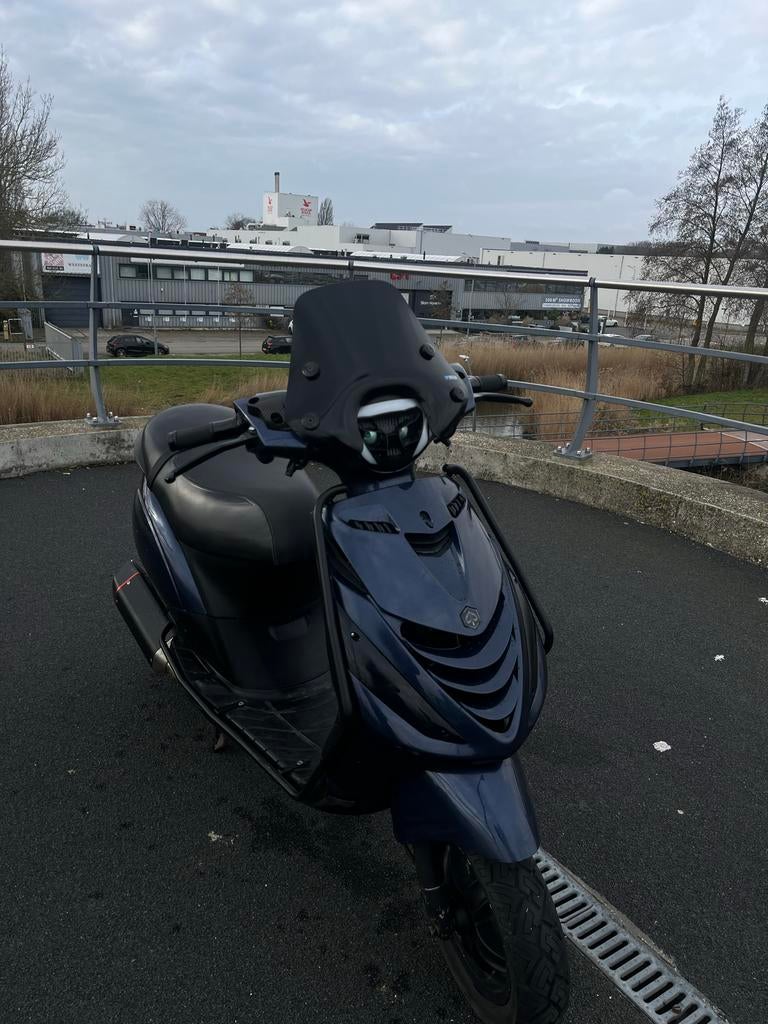 Piaggio Zip 4 Takt 50cc - Betrouwbare Scooter, Fietsen en Brommers, Snorfietsen en Snorscooters, Ophalen, Piaggio, Gebruikt, Benzine