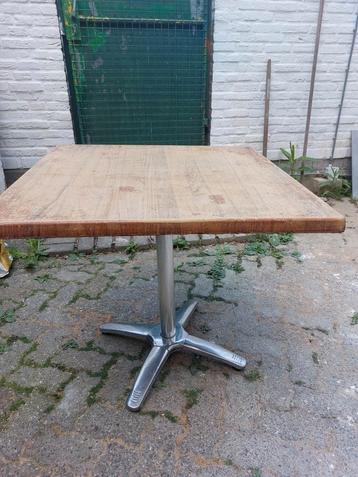 Horeca terras gebruikt. beschikbaar voor biedingen