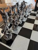 D&D dungeons and dragons schaakspel van swarovski, Een of twee spelers, Ophalen of Verzenden, Nieuw, Swarovski