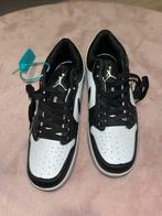 Nieuwe “Nike/Jordan” sneakers 39, Kleding | Dames, Schoenen, Zwart, Nieuw, Ophalen of Verzenden, Sneakers of Gympen