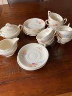 Vintage theeservies oa melkkan ,suikerpot ,10 kopjes/schotel, Antiek en Kunst, Antiek | Servies compleet, Ophalen