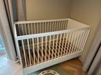 Babybed - Petite Amelie, Kinderen en Baby's, Babywiegjes en Ledikanten, Ophalen, Zo goed als nieuw, Ledikant
