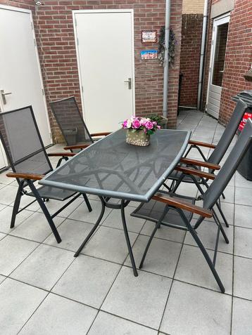 Tuinset met 4 stoelen - beschikbaar voor biedingen