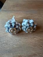 2 porseleinen knopjes, Ophalen of Verzenden