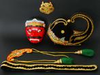 Wayang Wong kulit hoed masker 2 kettingen en een riem, Antiek en Kunst, Ophalen of Verzenden