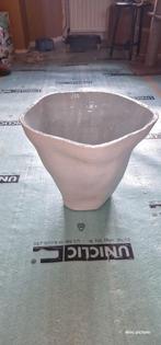 Grote bloempot. Witte binnenkant blauw groene binnenkant, Tuin en Terras, Bloempotten, Ophalen, Gebruikt, Rond, Aardewerk